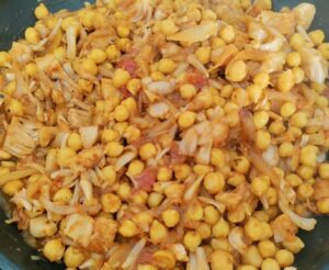 Füstös jackfruit–csicseriborsó ragu